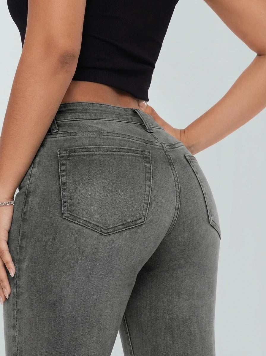 BBL Baggy Jean — Curve-Hugging Fit