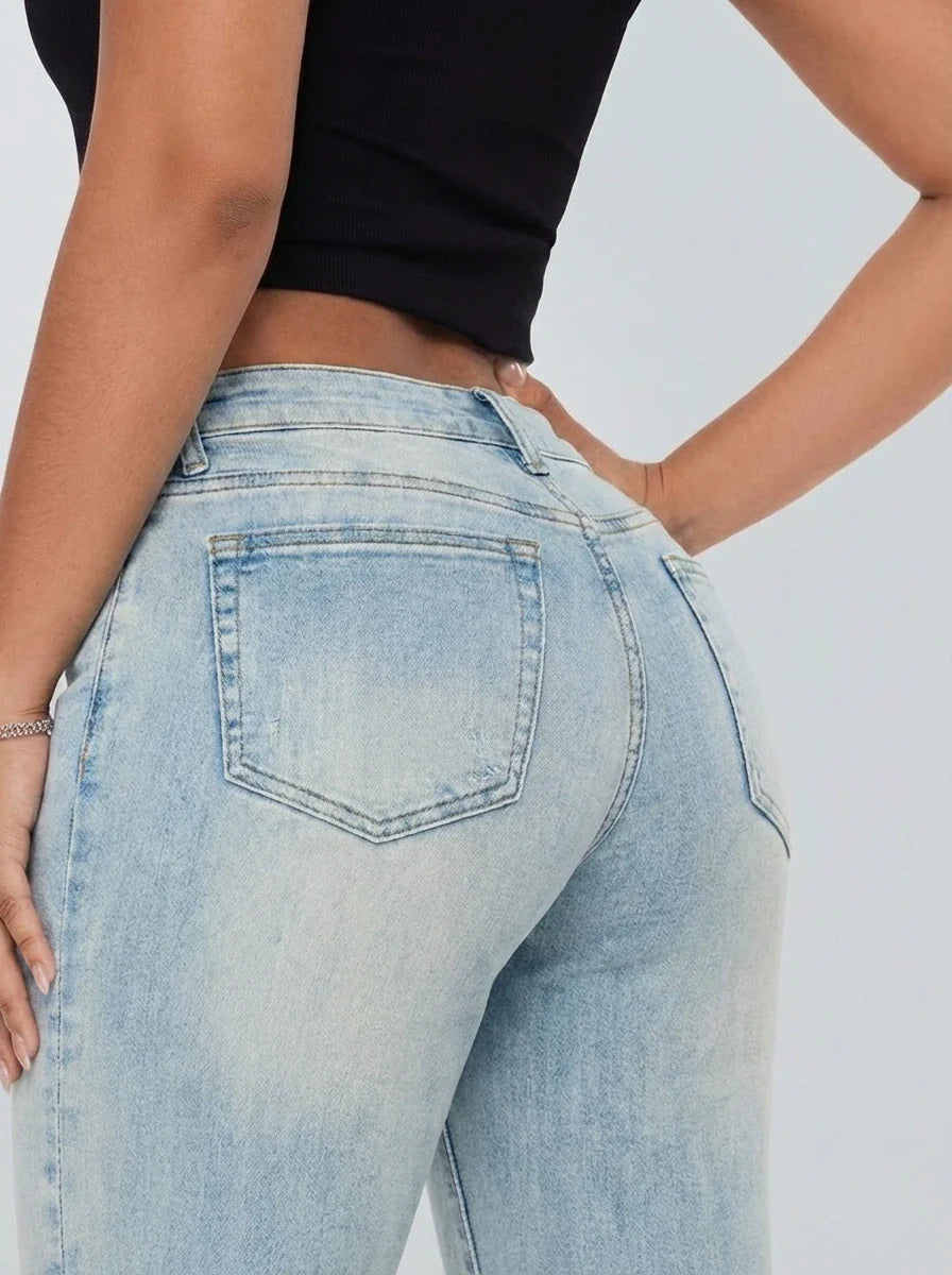 BBL Baggy Jean — Curve-Hugging Fit
