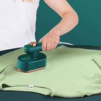 👕 50% RABATT! 💨 Mini-Dampfbügeleisen Tragbar – Schnell Glatt, Kompakt & Einfach Zu Bedienen Für Unterwegs ✨